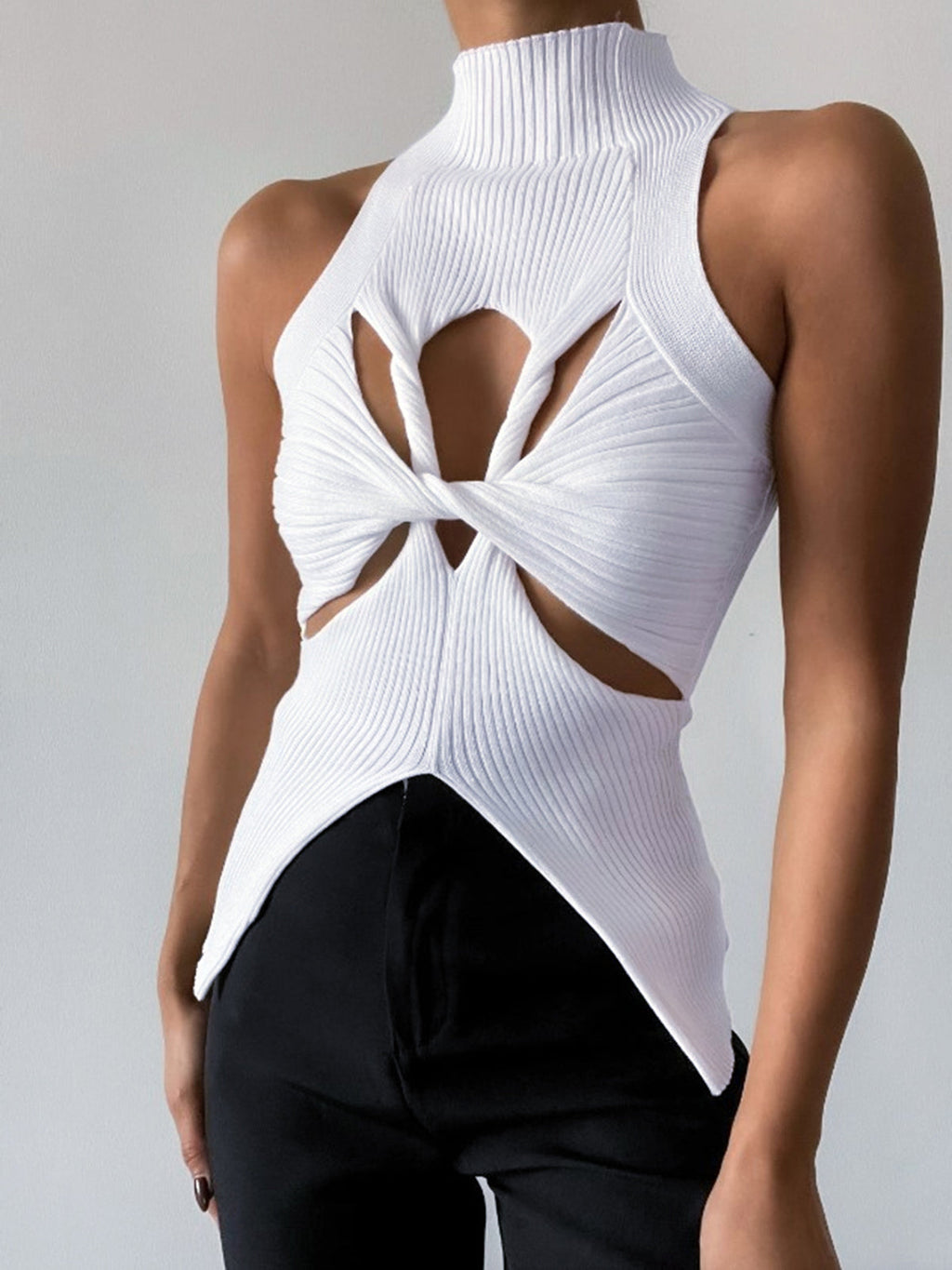 Top de canalé con aberturas | Zara