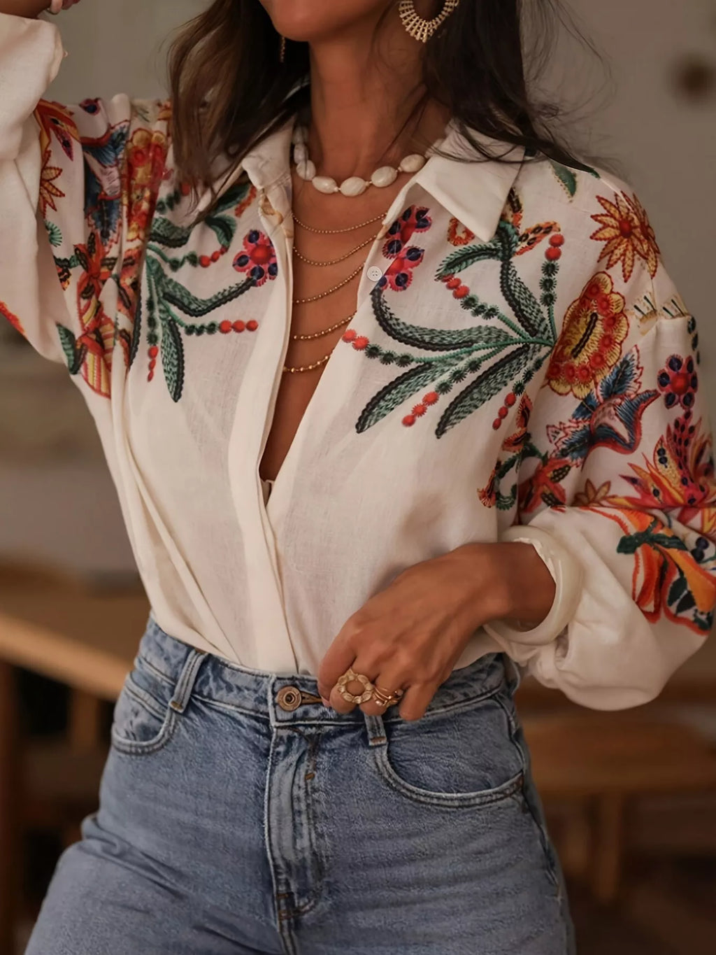 Camisa de manga larga con estampado floral y botones | Carla