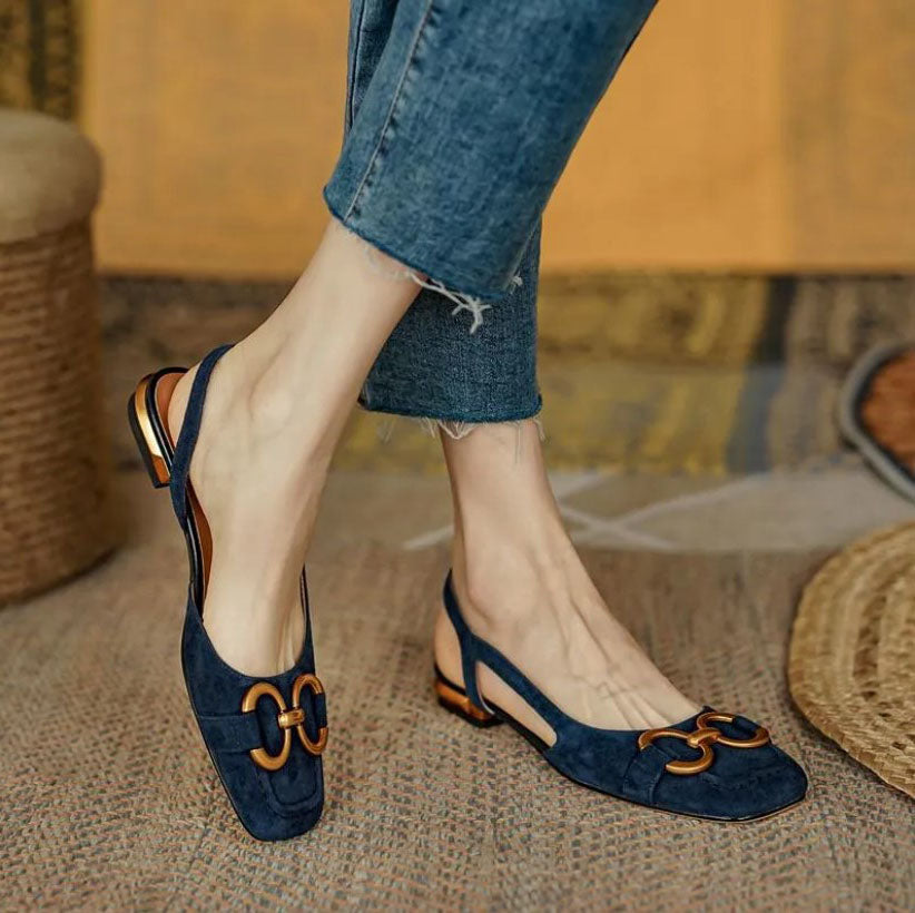 Slingback de ante con herraje dorado | Cecilia