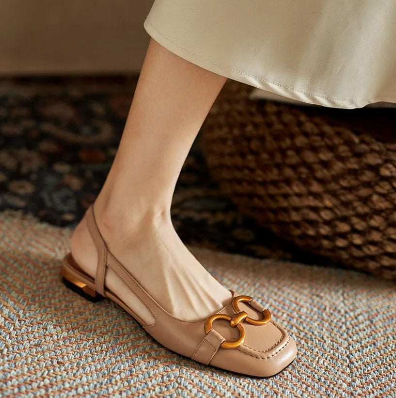 Slingback de ante con herraje dorado | Cecilia