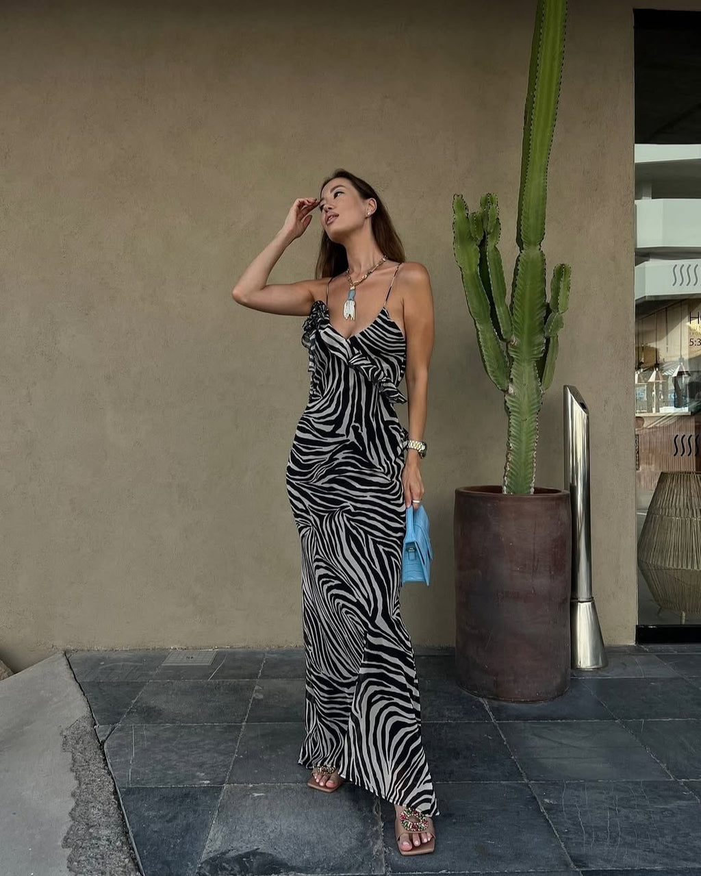 Vestido satinado con estampado de cebra | Lucía