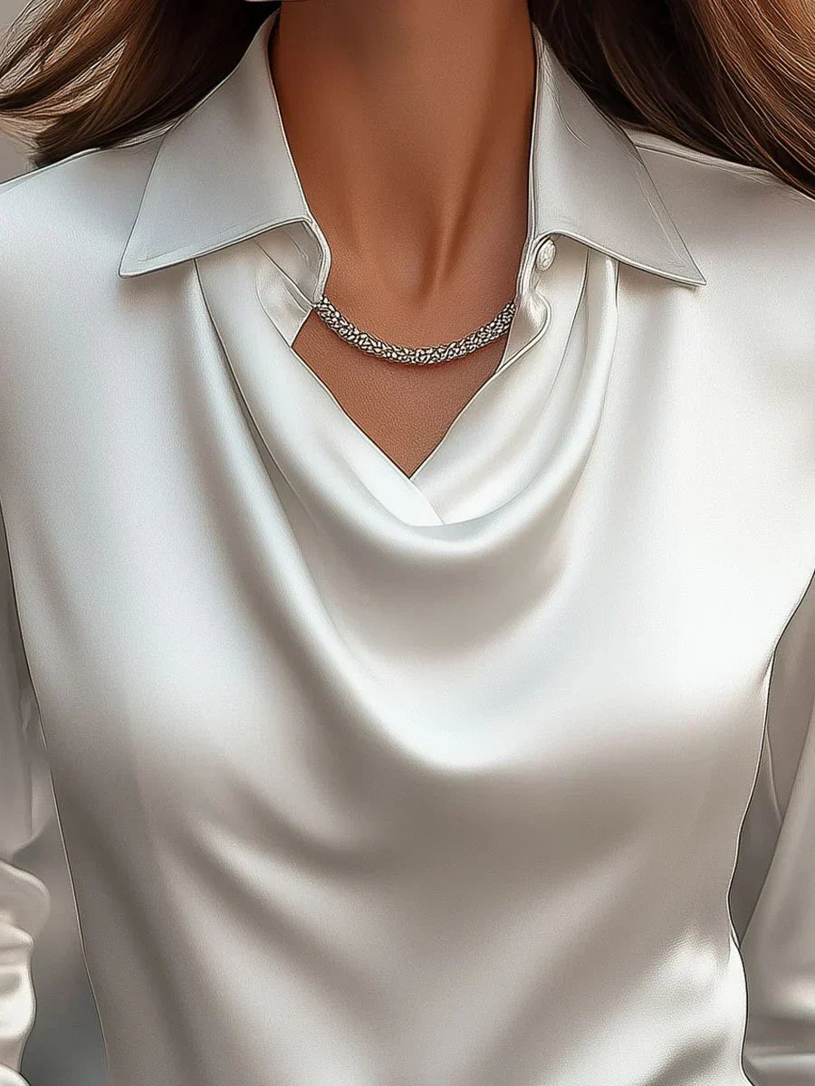 Blusa elegante con cuello drapeado | Demi