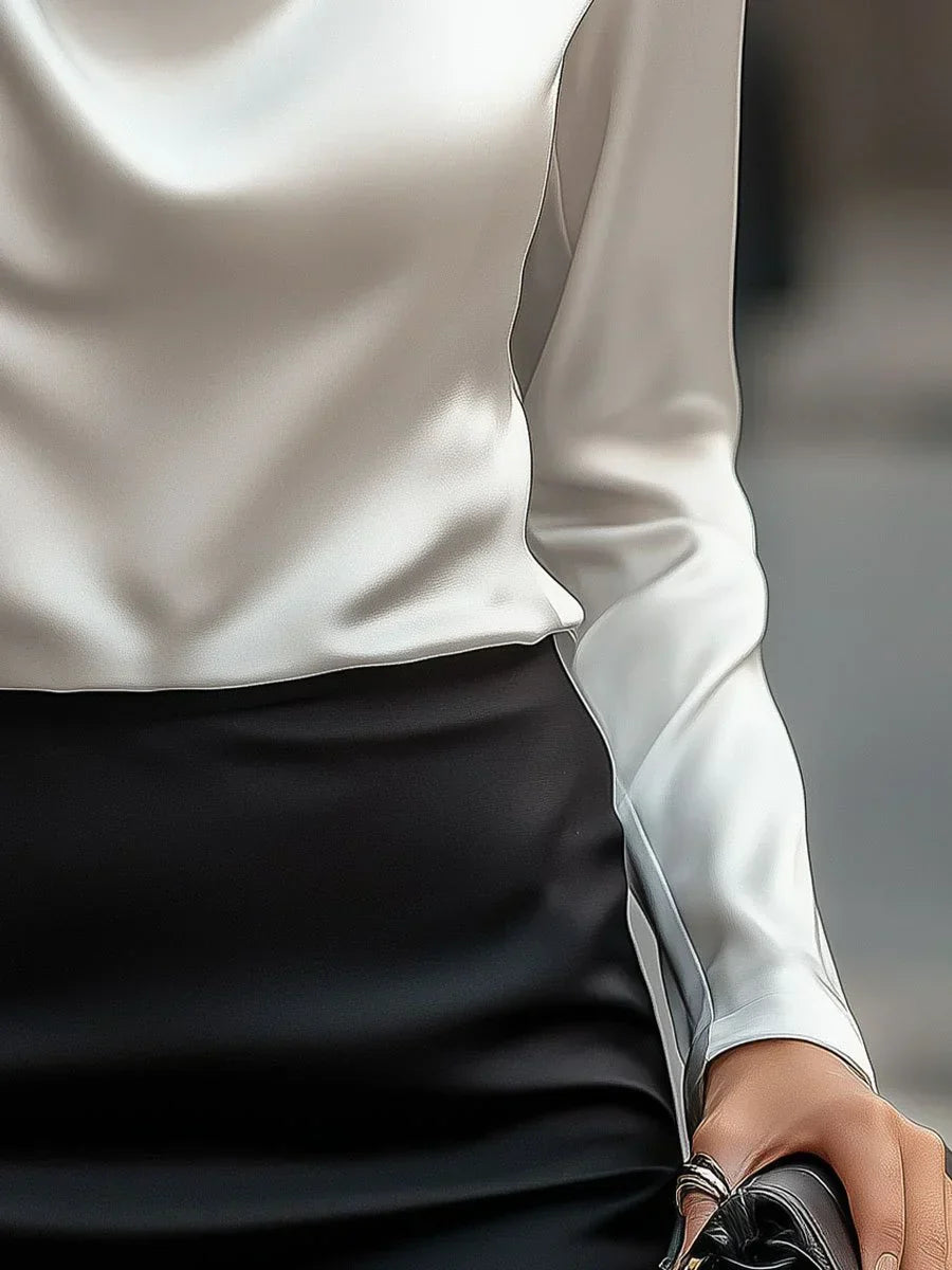 Blusa elegante con cuello drapeado | Demi